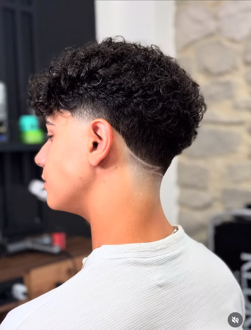 Sauberer Konturen- und Haarschnitt vom Herrenfriseur in Regensburg